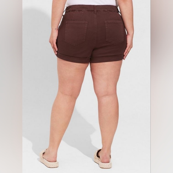 NWT Torrid 3.5 inch pull-on weekend stretch twill short, puce - Picture 3 of 6